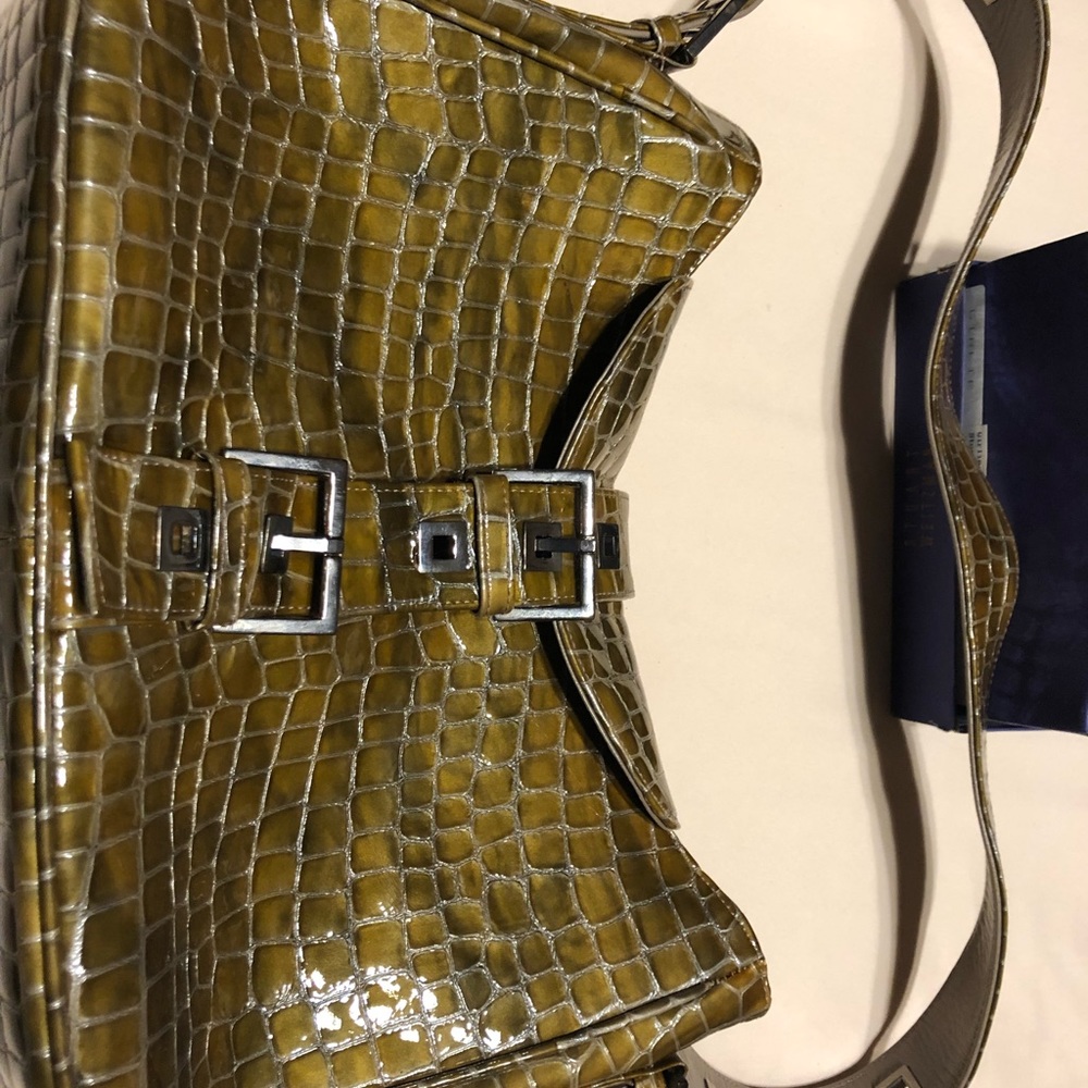 Stuart Weitzman - Picture 4 of 7